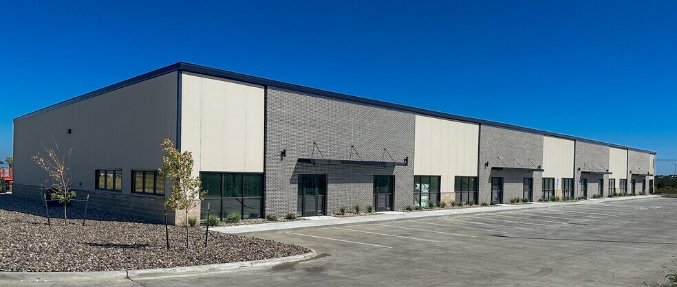 More Photos Of 2251 Shiloh Rose Pky SW, Bondurant Unknown For Lease