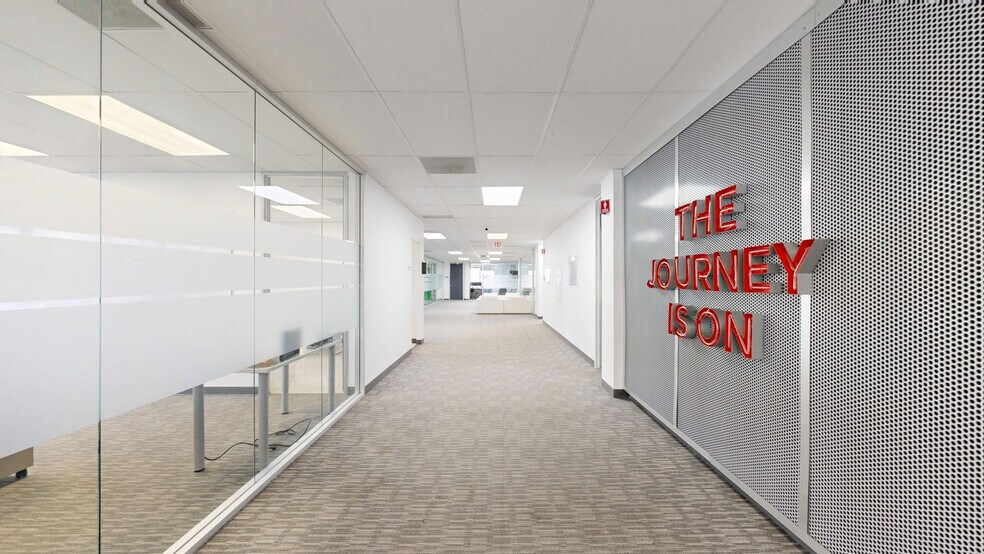 More Photos Of 1111 W Mockingbird Ln, Dallas Office For Sale