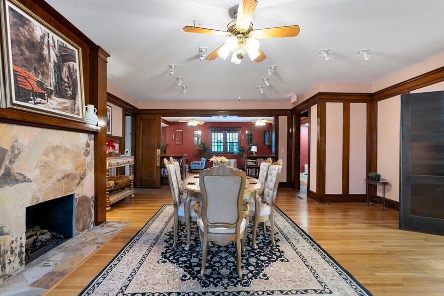 More Photos Of 3040 Lyndale Ave S, Minneapolis Office For Sale