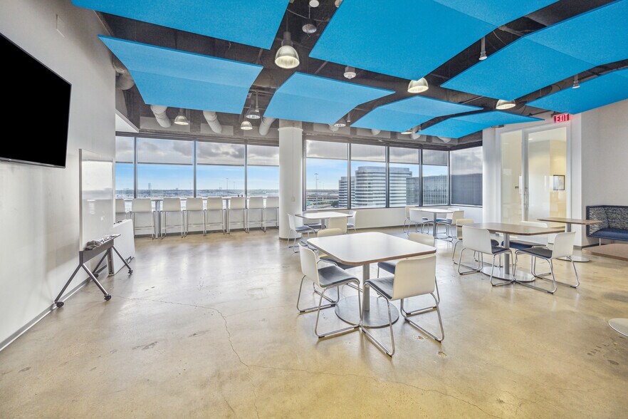 More Photos Of 2707 N Loop W, Houston Office For Lease