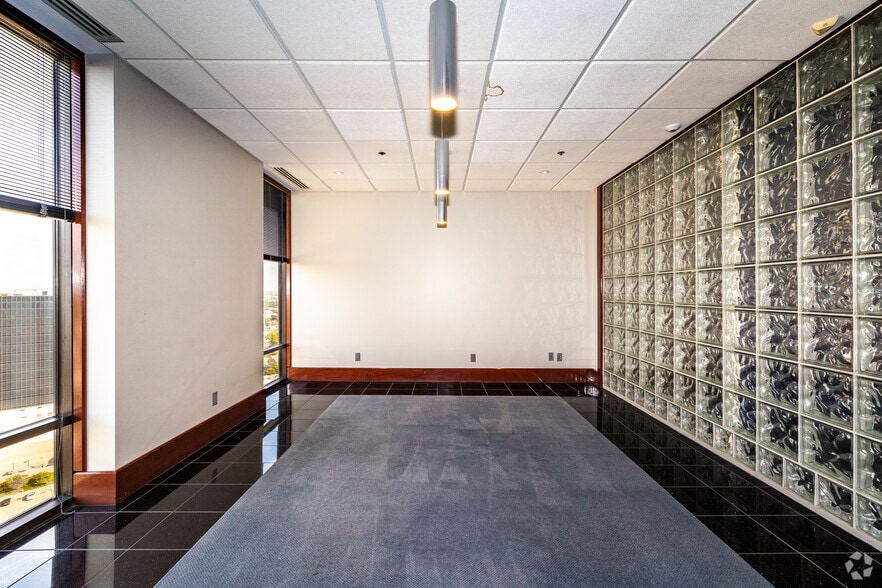 Photo of 18th Floor Ste 1850