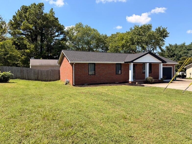 More Photos Of 738 Nissan Dr, Smyrna Office For Sale