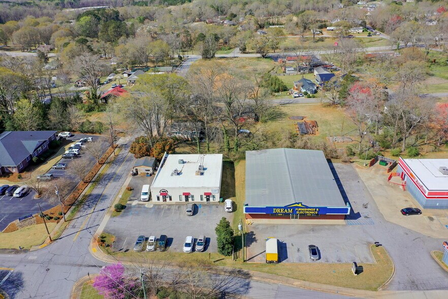 More Photos Of 440 Hampton Ave, Pickens Freestanding For Sale