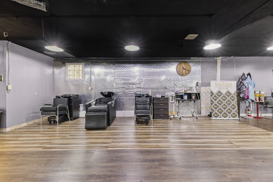 More Photos Of 700 N Union Ave, Alliance Freestanding For Sale