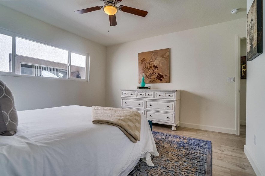More Photos Of 1512 Sherman Pl, Long Beach Apartments For Sale