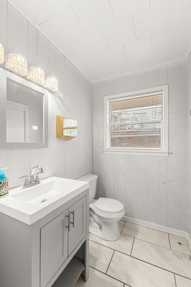 More Photos Of 120 S 10th Ave, Hattiesburg General Retail For Sale