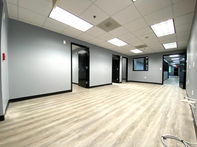More Photos Of 2488 SW Lakewood Ave, Atlanta Office Residential For Lease