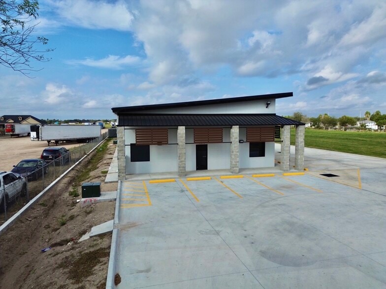 More Photos Of 5467 Alamo Rd, Edinburg Office For Lease