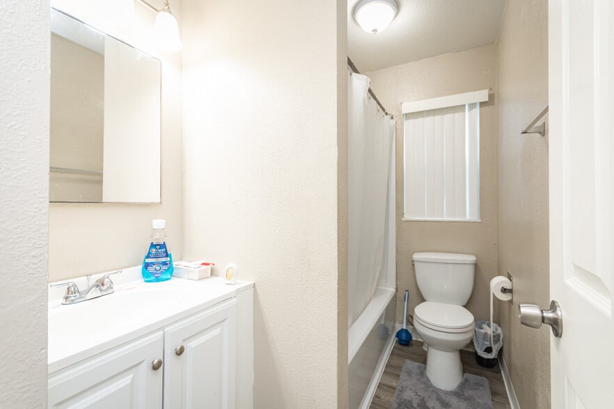 More Photos Of 7259 S Land Park Dr, Sacramento Apartments For Sale