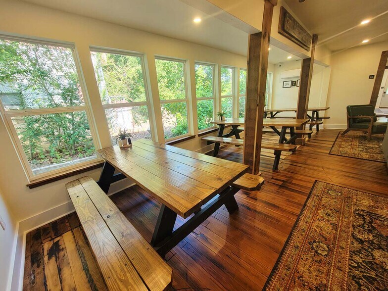 More Photos Of 110 Mc Lean Ave, Cotter Hotel For Sale