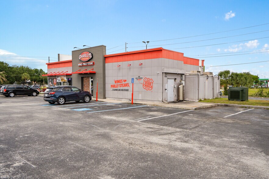 More Photos Of 3250 W Vine St, Kissimmee General Retail For Sale