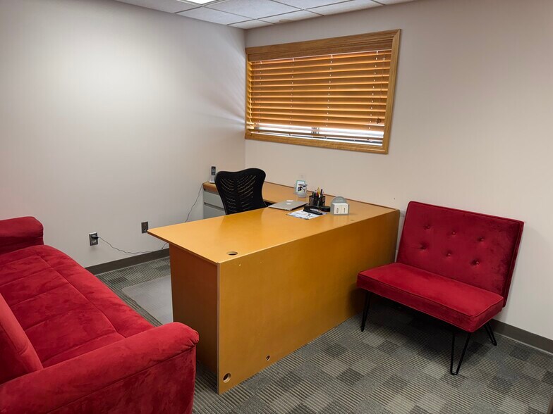 More Photos Of 9205 Swanson Blvd, Clive Light Manufacturing For Lease