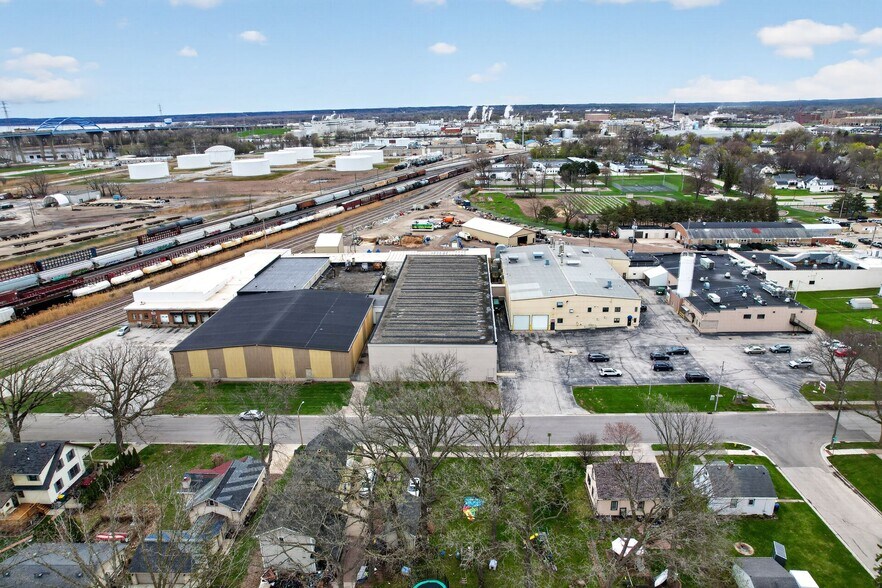 More Photos Of 1132 Lincoln St, Green Bay Warehouse For Sale
