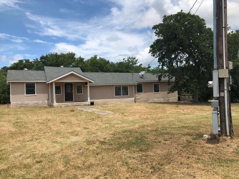 More Photos Of 12440 US Hwy 181 S, San Antonio Flex For Sale
