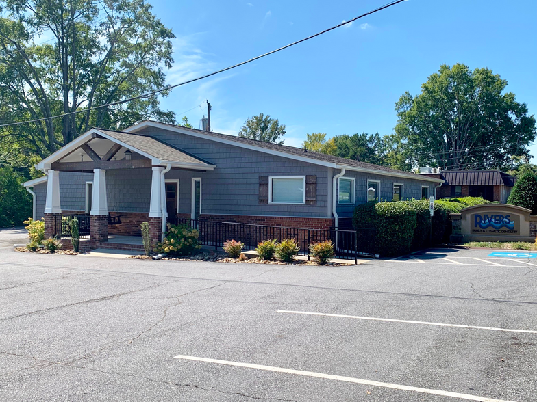 Primary Photo Of 118 Hospital St, Mocksville Medical For Lease