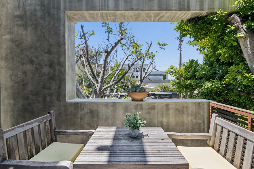 More Photos Of 1800-1808 Thayer Ave, Los Angeles Office For Lease