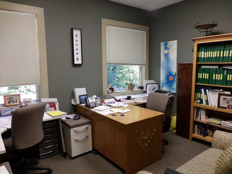 More Photos Of 171 Daniel Webster Hwy, Belmont Storefront Retail Office For Lease