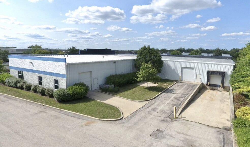 More Photos Of 15470 Endeavor Dr, Noblesville Warehouse For Lease