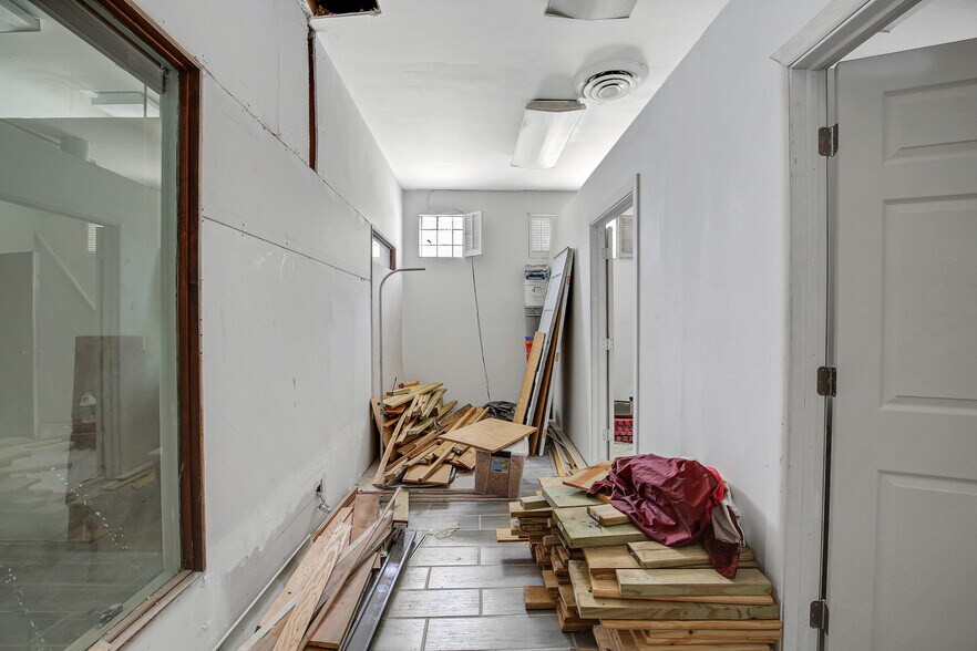 More Photos Of 8801-8805 S Stony Island Ave, Chicago Storefront For Sale