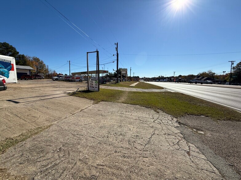 More Photos Of 3718 Troup Hwy, Tyler General Retail For Sale
