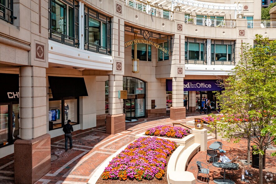 More Photos Of 11921 Freedom Dr, Reston Coworking Space