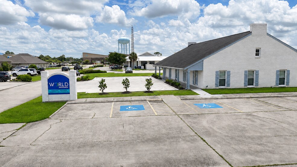 More Photos Of 1909 Southwood Dr, Lake Charles Office For Lease