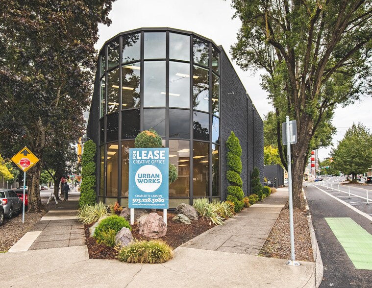 More Photos Of 1001 SE Sandy Blvd, Portland Loft Creative Space For Lease