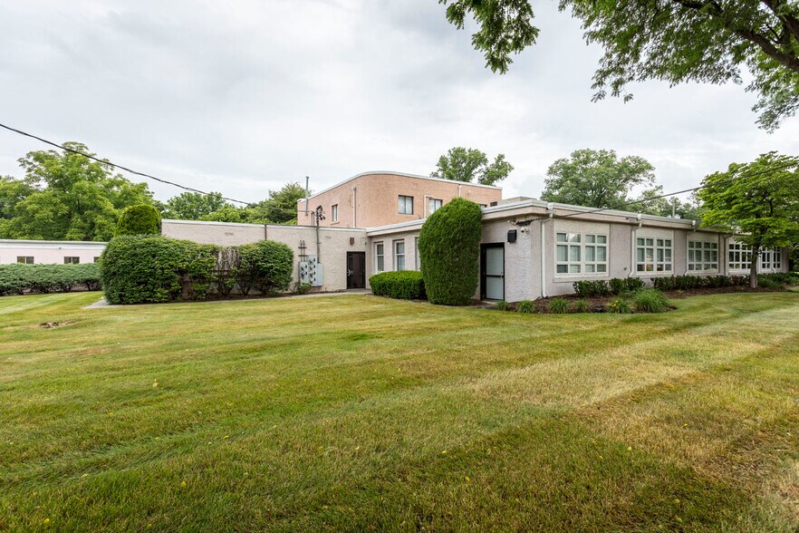 More Photos Of 216 Congers Rd, New City Office For Sale