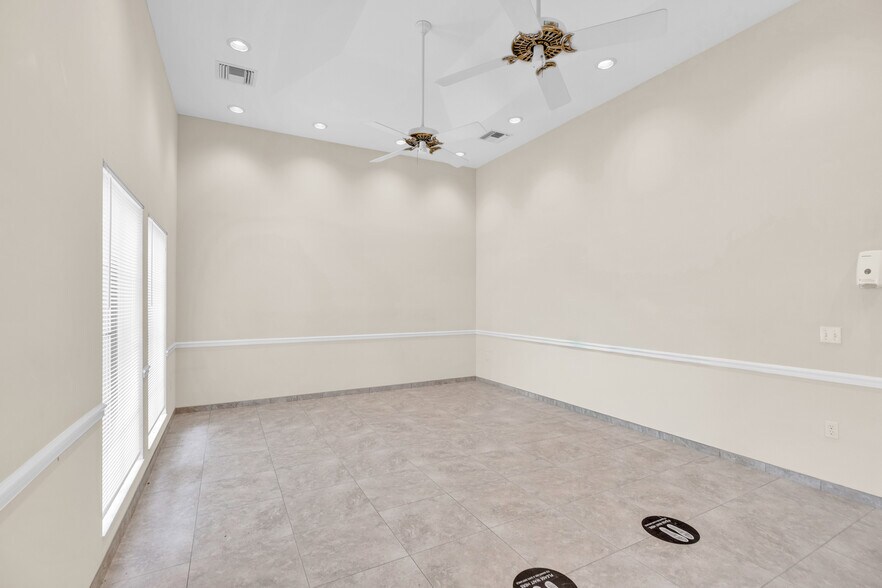 More Photos Of 1260 37th St, Vero Beach Medical For Lease