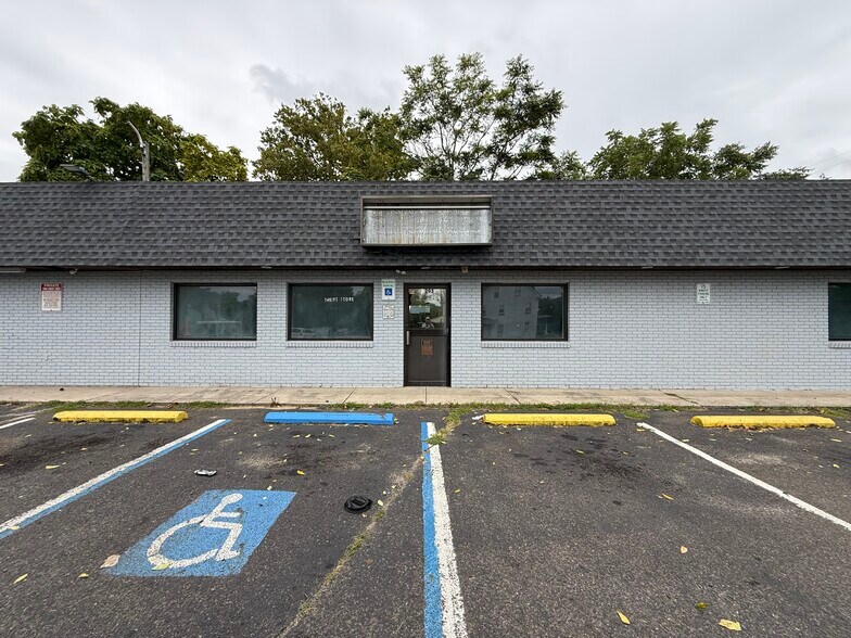 More Photos Of 201-211 Kates Blvd, Millville Freestanding For Lease