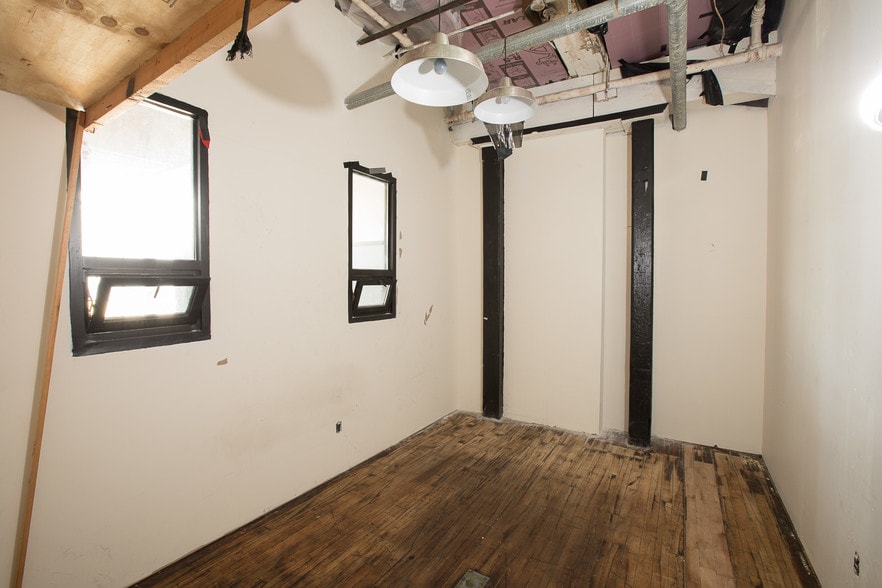 More Photos Of 70 Spruce St, Paterson Warehouse For Sale