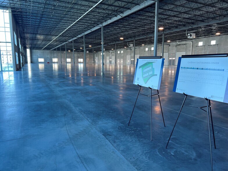 More Photos Of 305 Adventureland Drive NW, Altoona Showroom For Lease