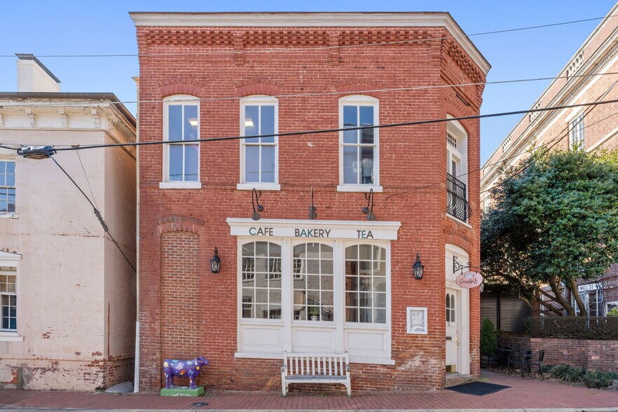 More Photos Of 12 Culpeper St, Warrenton Restaurant For Sale