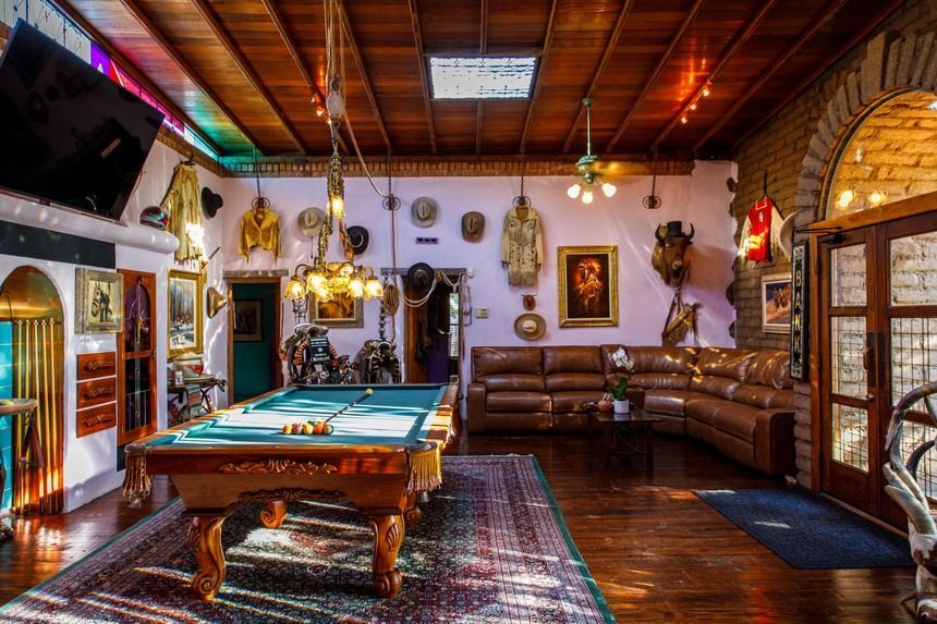 More Photos Of 13500 N Oracle Rd, Tucson Specialty For Sale