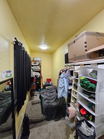 More Photos Of 6524 8th Ave, Los Angeles Warehouse For Lease