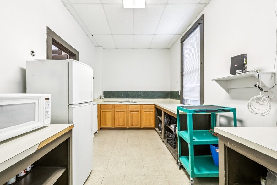 More Photos Of 375 Fairmount Ave, Jersey City Religious Facility For Sale