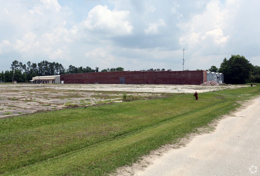 More Photos Of 1040 Old Teacheys Rd, Wallace Warehouse For Lease