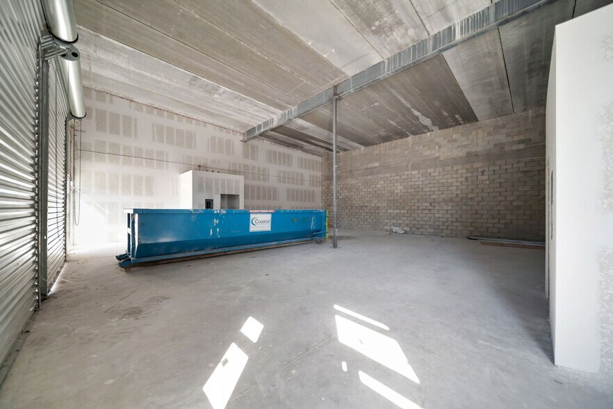 More Photos Of 1913 NE 10th Ter, Cape Coral Flex For Lease
