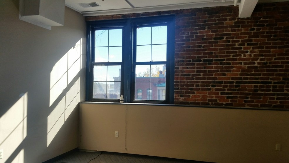 More Photos Of 31 S Main St, Concord General Retail For Sale