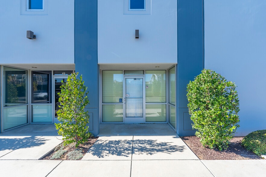 More Photos Of 7095 Jurupa Ave, Riverside Manufacturing For Lease