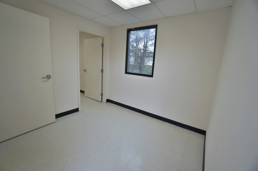 More Photos Of 1100-1146 Taft St, Rockville Warehouse For Lease