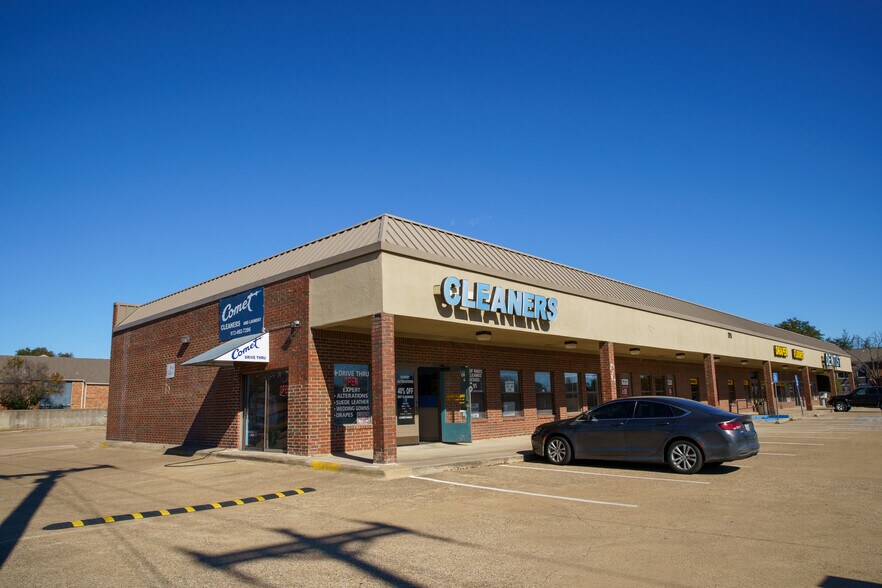 More Photos Of 1711 E Frankford Rd, Carrollton Unknown For Lease