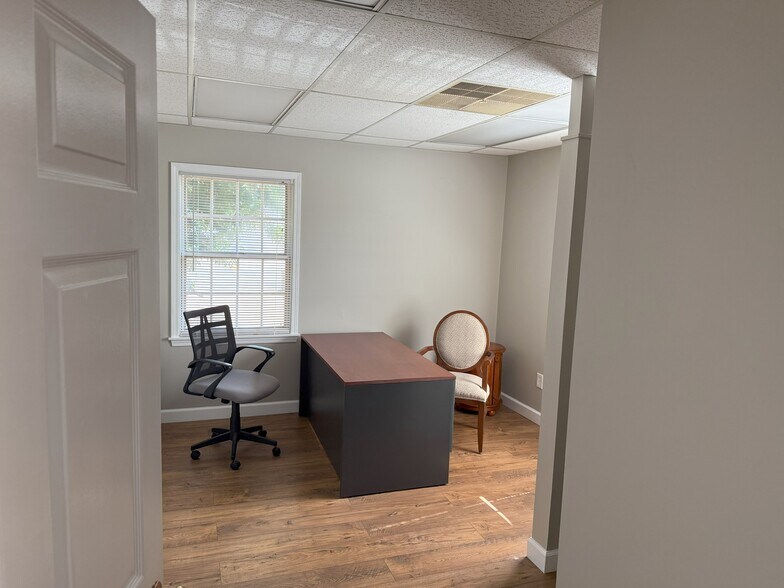 More Photos Of 2307 W Andrew Johnson Hwy, Morristown Storefront Retail Office For Lease