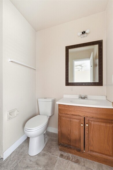 More Photos Of 2300 W Cannon Ter NW, Winter Haven Apartments For Sale