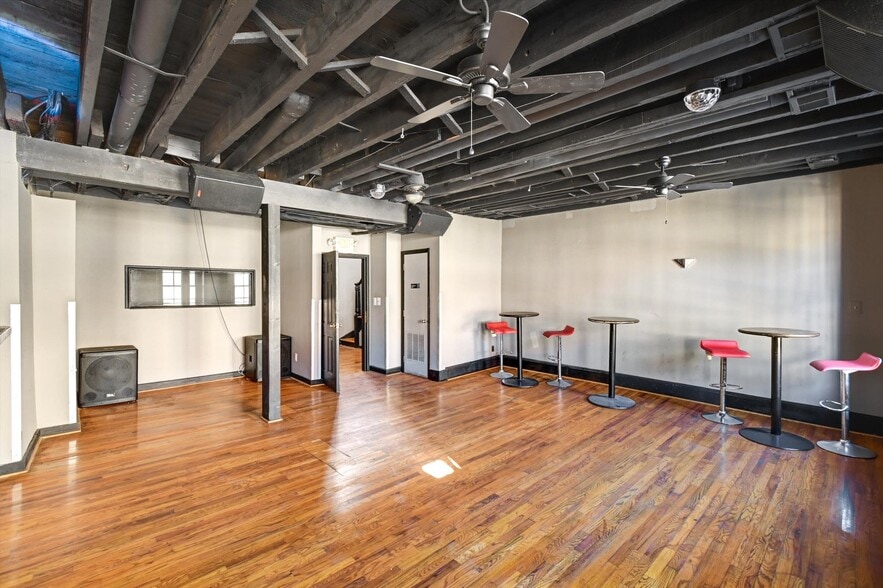 More Photos Of 15 E Centre St, Baltimore Bar For Sale