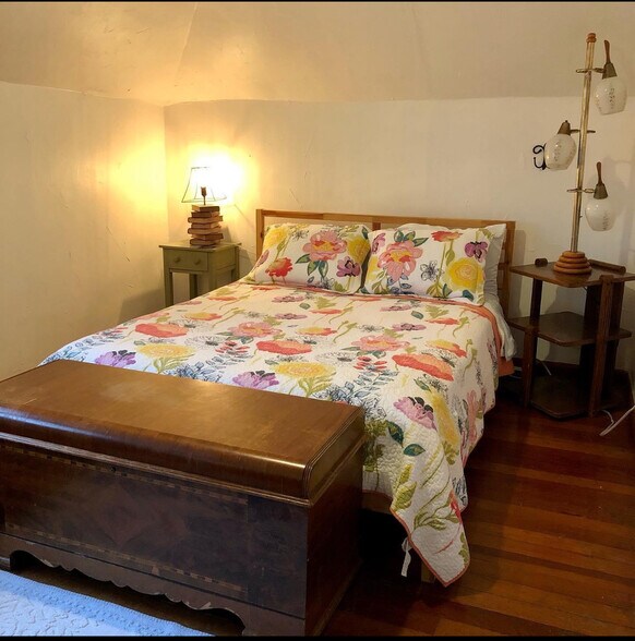 More Photos Of 155 N Elm St, Kalama Storefront Retail Residential For Sale