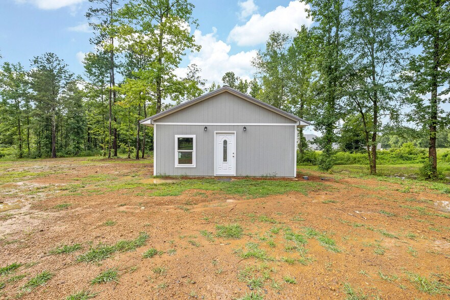 More Photos Of 354 Bulldog Rd, Altoona Flex For Sale