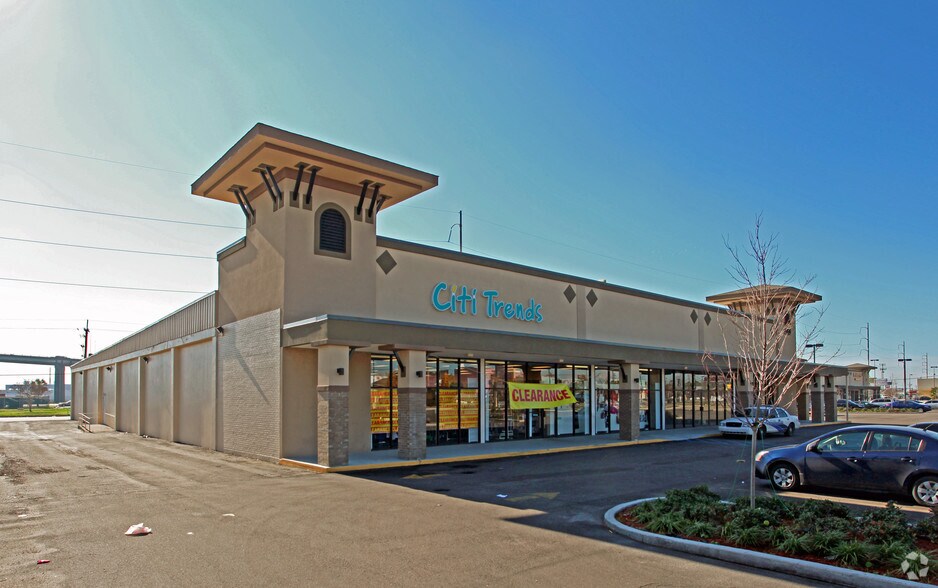 More Photos Of 4800-4900 Chef Menteur Hwy, New Orleans General Retail For Sale