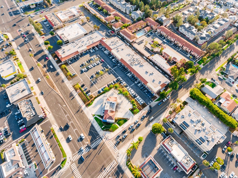 More Photos Of 3033 Bristol St, Costa Mesa Storefront For Lease