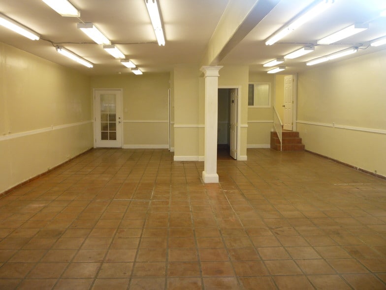 More Photos Of 13173 Van Nuys Blvd, Pacoima Storefront Retail Office For Sale